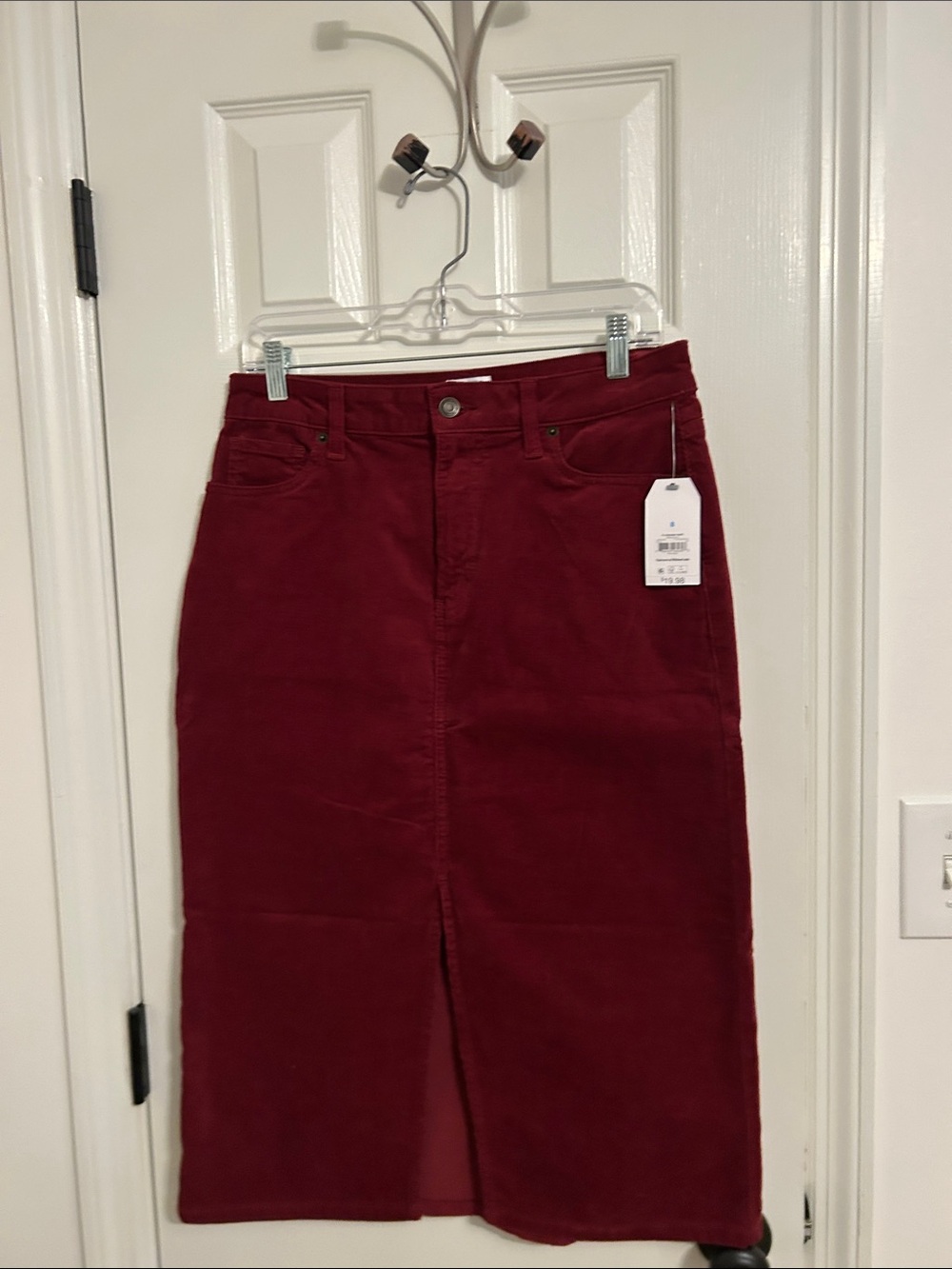Women's High-Rise Midi Skirt in Burgundy